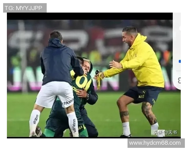 足球明星滑跪庆祝瞬间解析展现激情与荣耀的完美结合